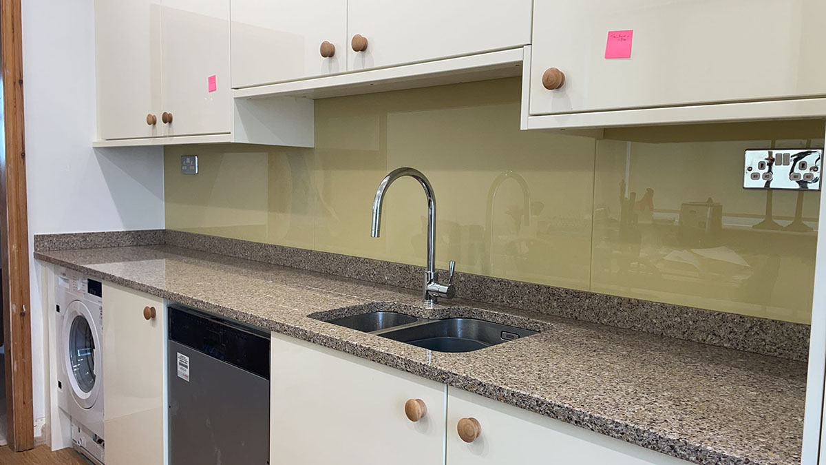 Glass Splashback - A Touch Of Glass